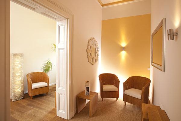 Wartebereich für Kunden, die zu einem Beratungsgespräch zu Frau Dr. med. Aletta Eberlein kommen