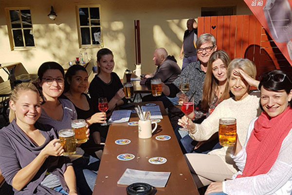 10. Jahresfeier Praxisklinik - Praxisklinik Dr. Eberlein Bamberg - Bild Team im Bootshaus Hain Bamberg